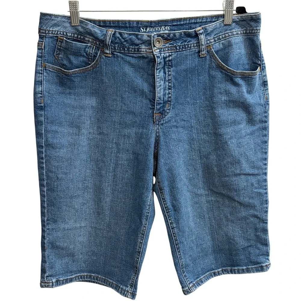St. John's Bay Blue Denim Shorts Some Stretch Longer Inseam Women's Size 14
